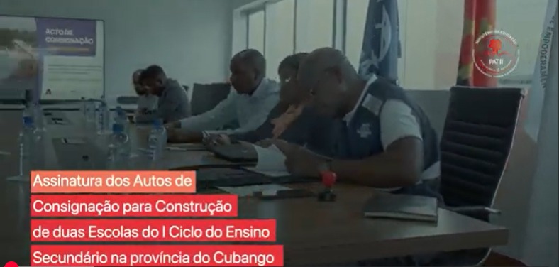 ASSINATURA DOS AUTOS DE CONSIGNAÇÃO – NOVAS ESCOLAS NO CUBANGO.